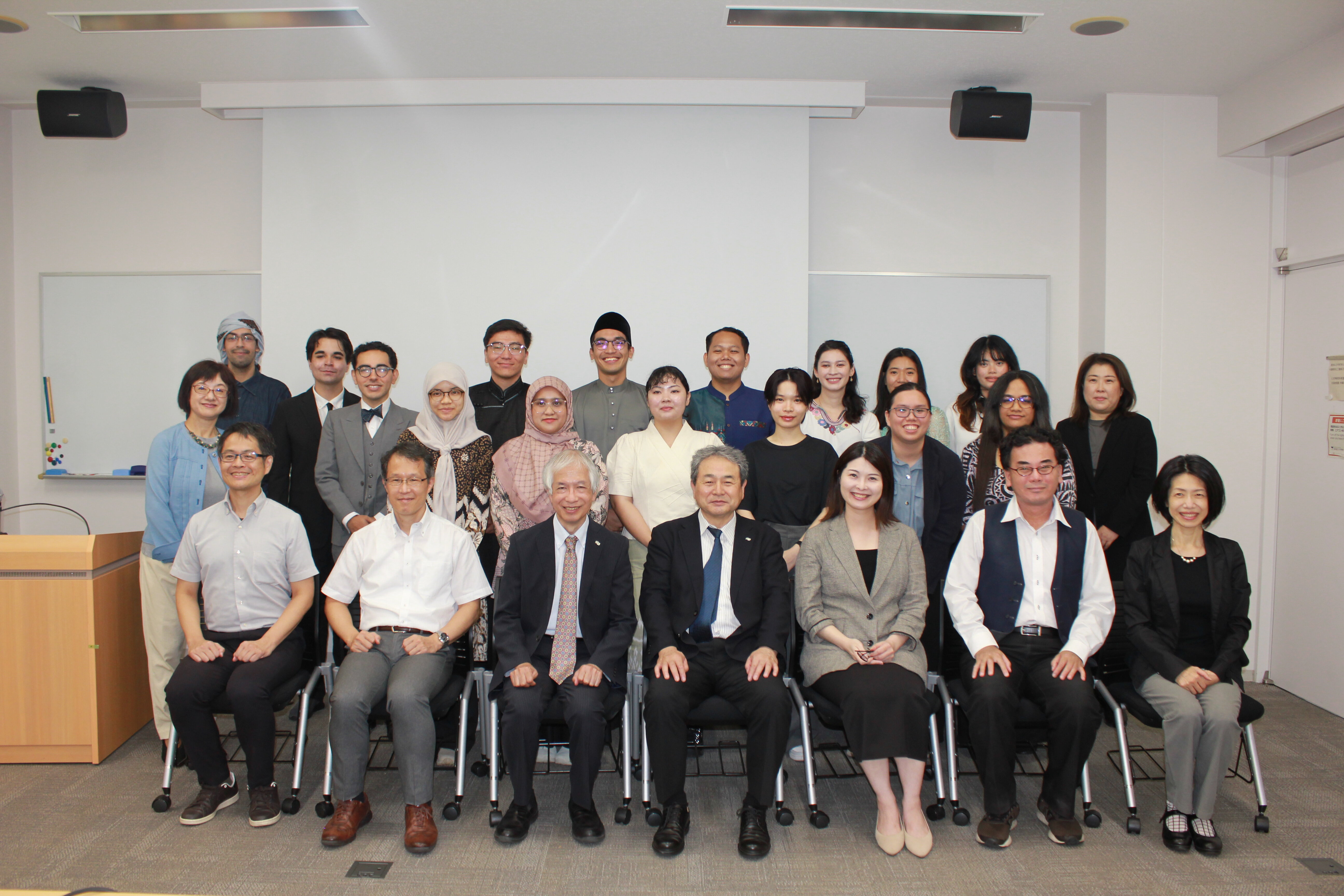 The closing ceremony for the 92th International Students of Training Course in Japanese and the 44rd Training Course in Japanese Language and Japanese Culture was held on Monday, September 8th._photo